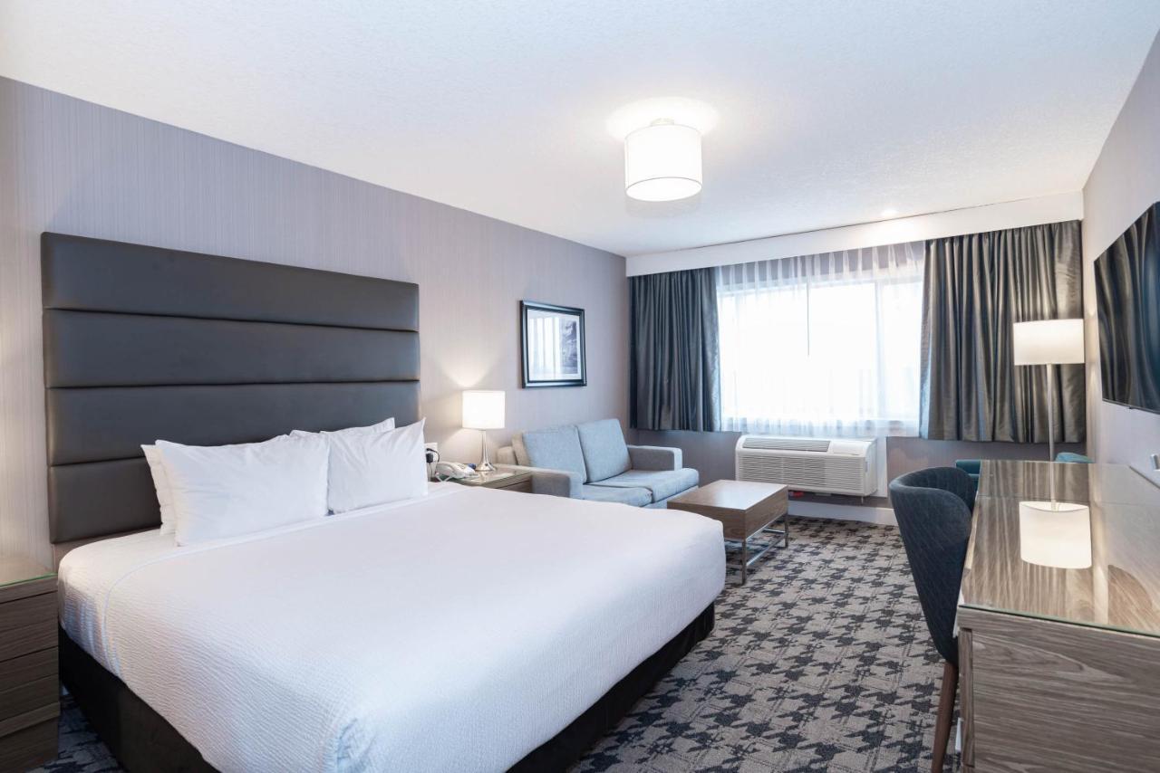 Sandman Hotel Edmonton West Экстерьер фото