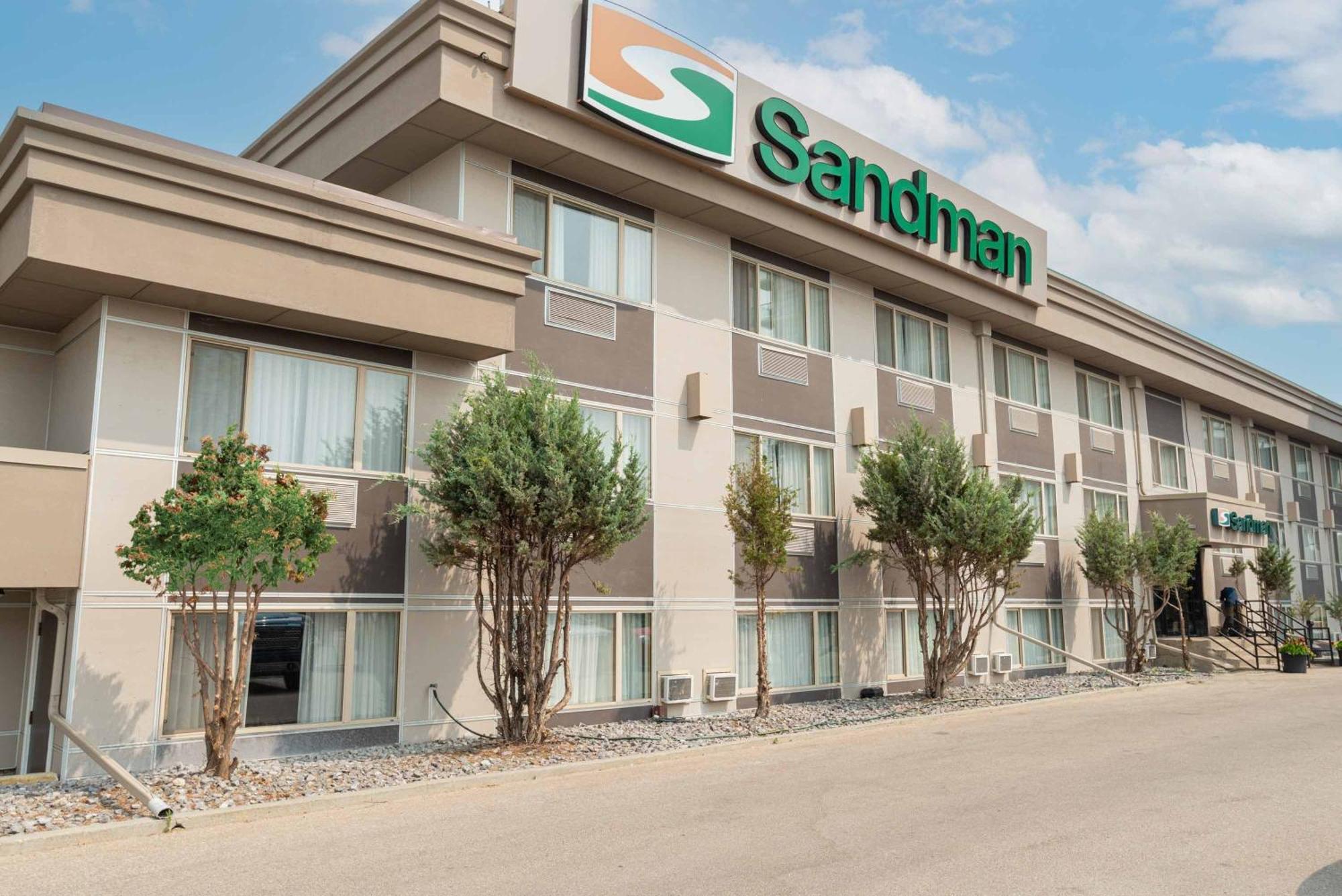 Sandman Hotel Edmonton West Экстерьер фото