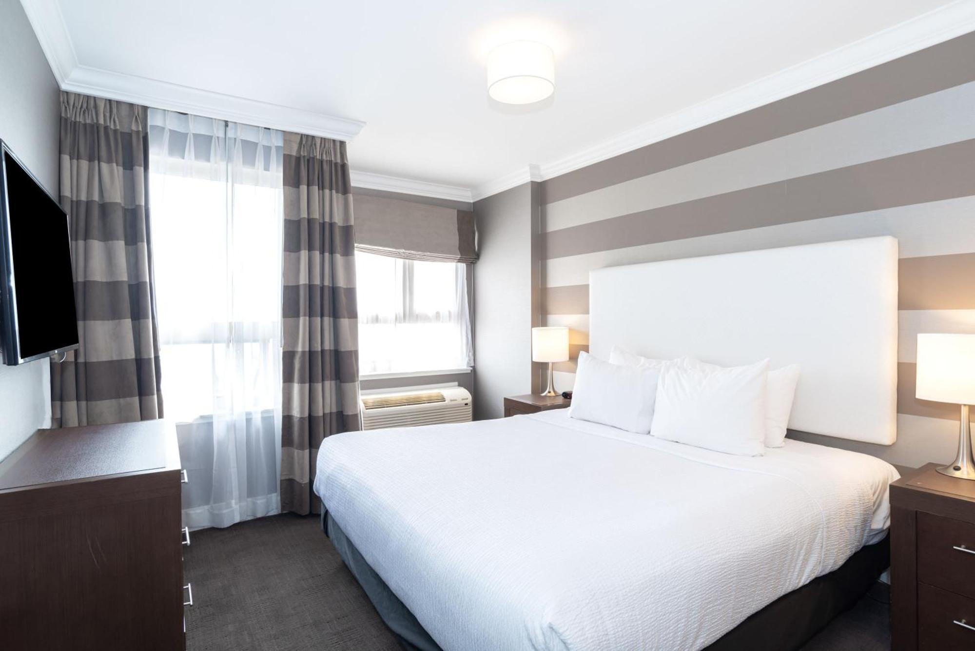 Sandman Hotel Edmonton West Экстерьер фото
