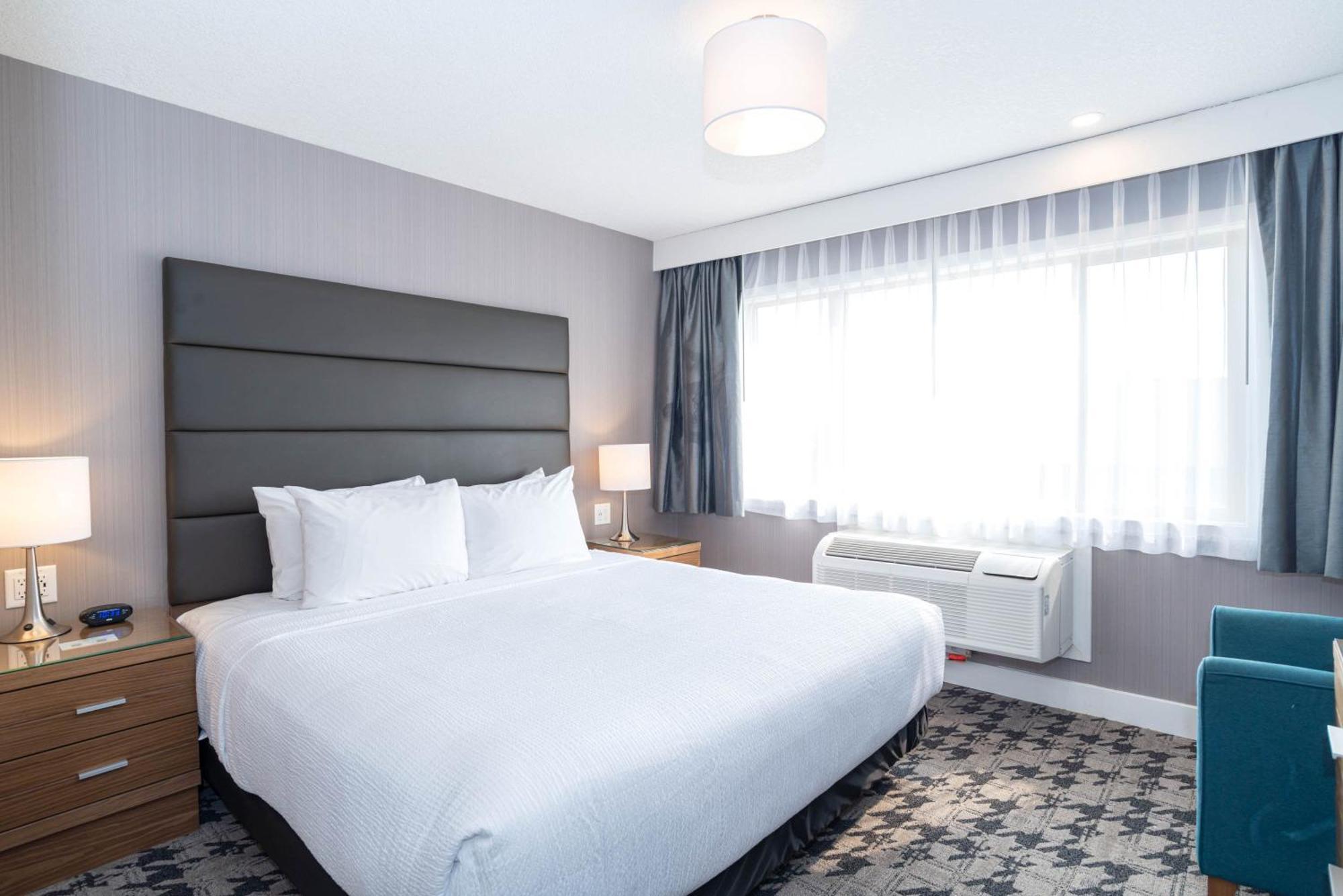Sandman Hotel Edmonton West Экстерьер фото