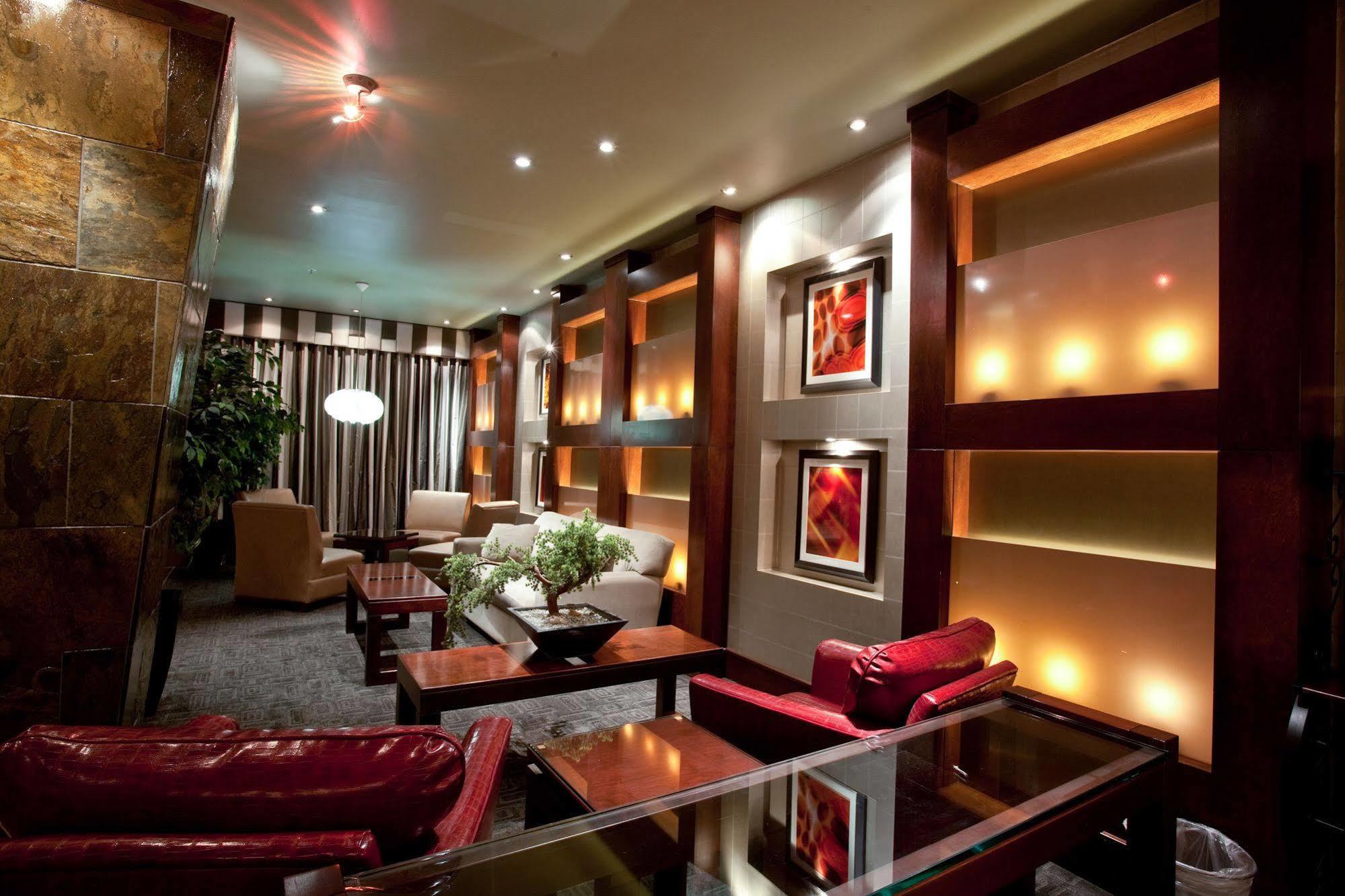 Sandman Hotel Edmonton West Экстерьер фото
