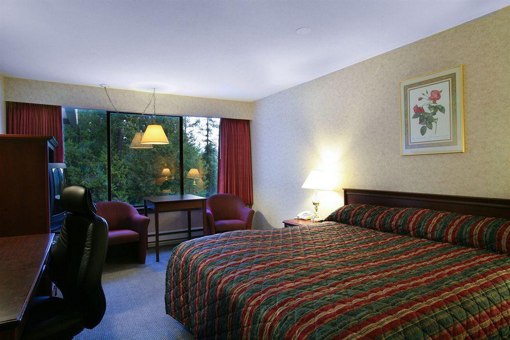 Sandman Hotel Edmonton West Экстерьер фото